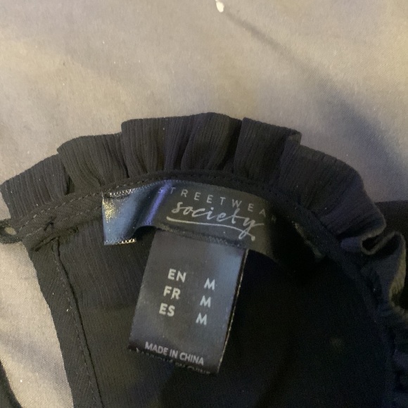 BLACK TOP - Picture 2 of 4